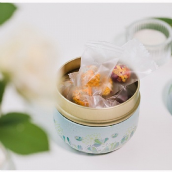Wholesale Handmade 8 Flavors Mix 3g 16PCs/Tin Mini Size Flowering Blossom Dried Jasmine Rose Hibiscus Flower Tea Balls Gift Kit