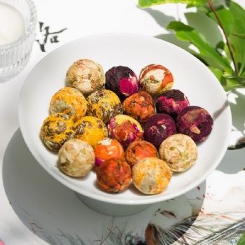 Wholesale Handmade 8 Flavors Mix 3g 16PCs/Tin Mini Size Flowering Blossom Dried Jasmine Rose Hibiscus Flower Tea Balls Gift Kit
