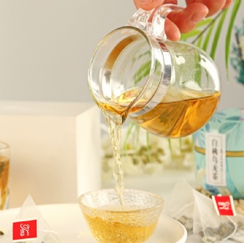 Tea bags in tin cans
